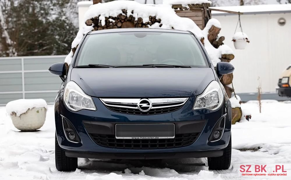 2012' Opel Corsa 1.2 16V Edition 150 photo #2