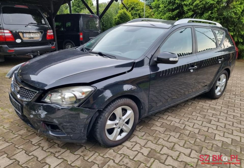 2011' Kia Ceed photo #1