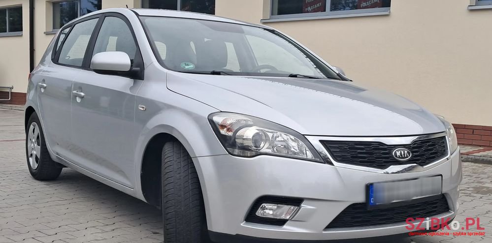 2010' Kia Ceed 1.4 Cvvt Attract photo #3