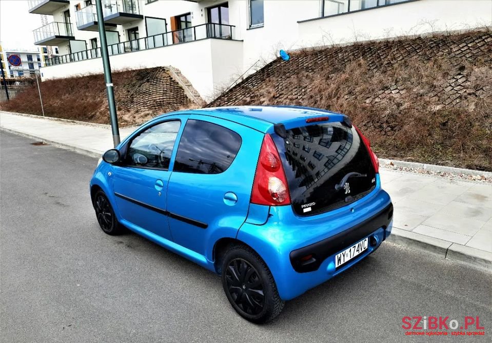 2006' Peugeot 107 photo #3