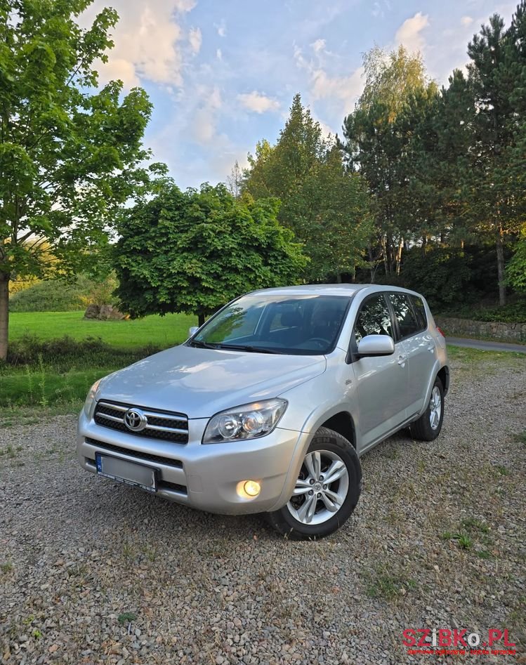 2005' Toyota RAV4 photo #1