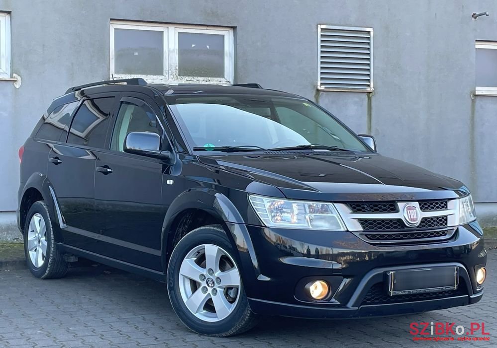 2012' Fiat Freemont photo #2