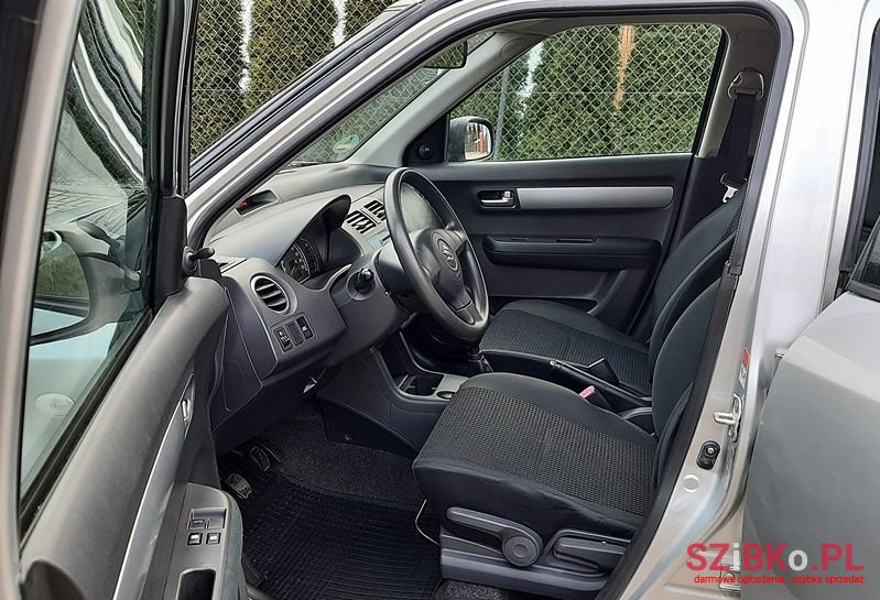 2006' Suzuki Swift photo #5