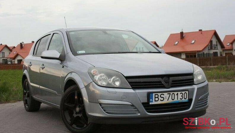 2005' Opel Astra photo #1