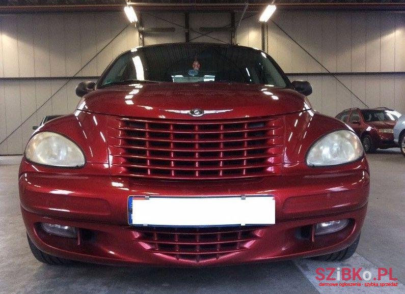 2002' Chrysler Touring photo #2
