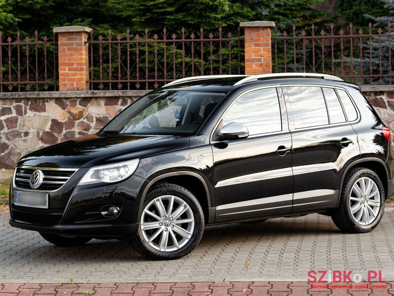 2010' Volkswagen Tiguan photo #1