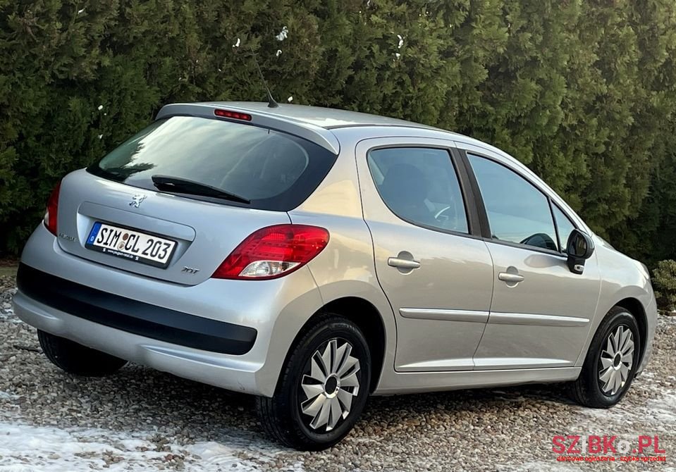 2011' Peugeot 207 photo #3