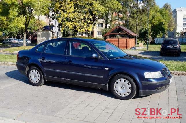 1998' Volkswagen Passat photo #1