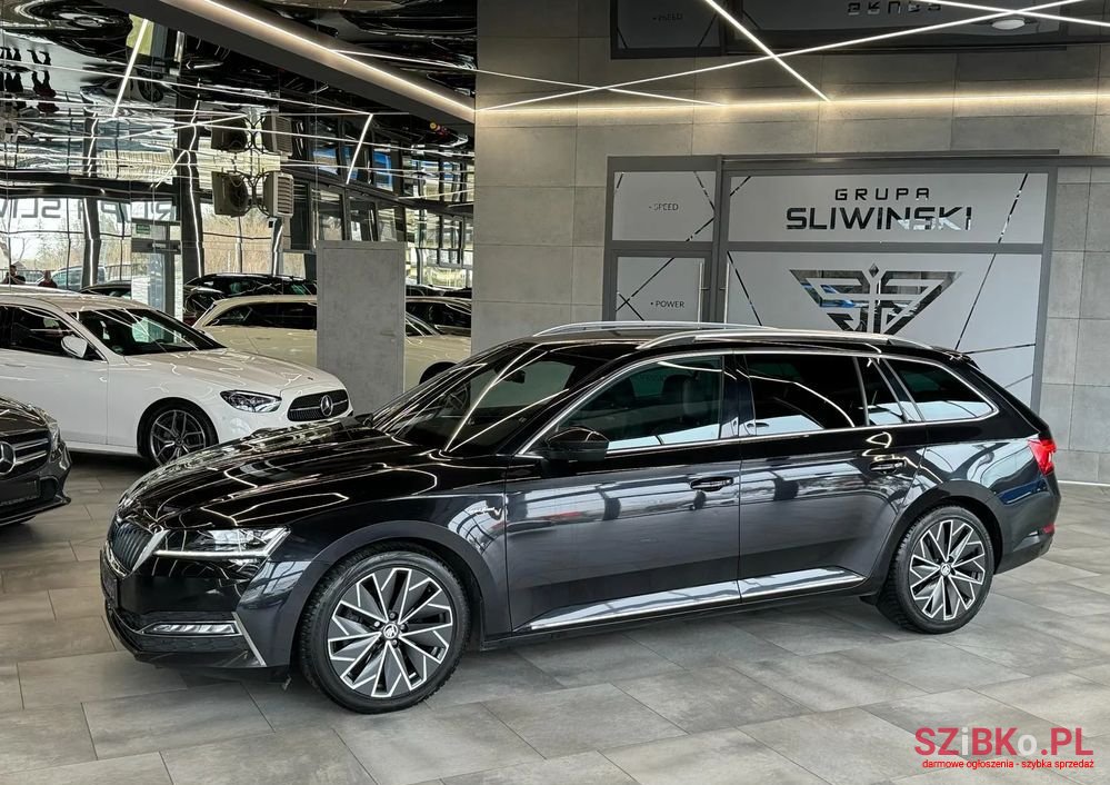 2019' Skoda Superb photo #2