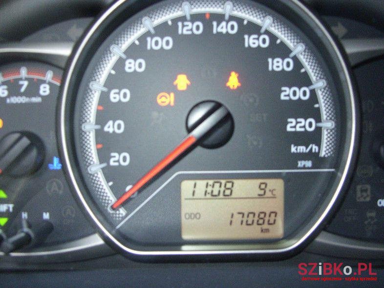 2014' Toyota Yaris photo #2