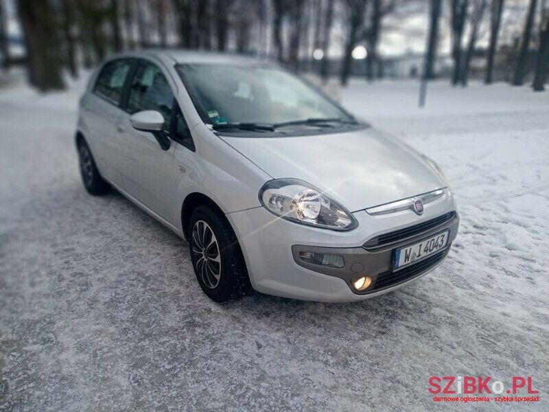 2010' Fiat Punto photo #4