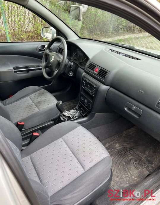 2005' Skoda Octavia photo #6