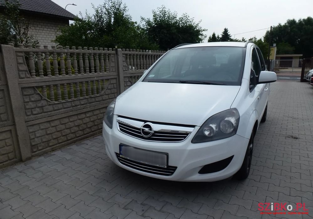 2012' Opel Zafira 1.6 photo #2