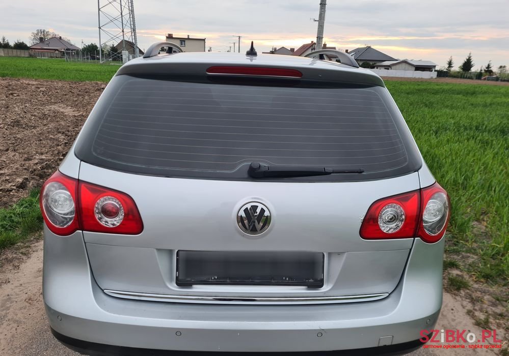 2008' Volkswagen Passat photo #5