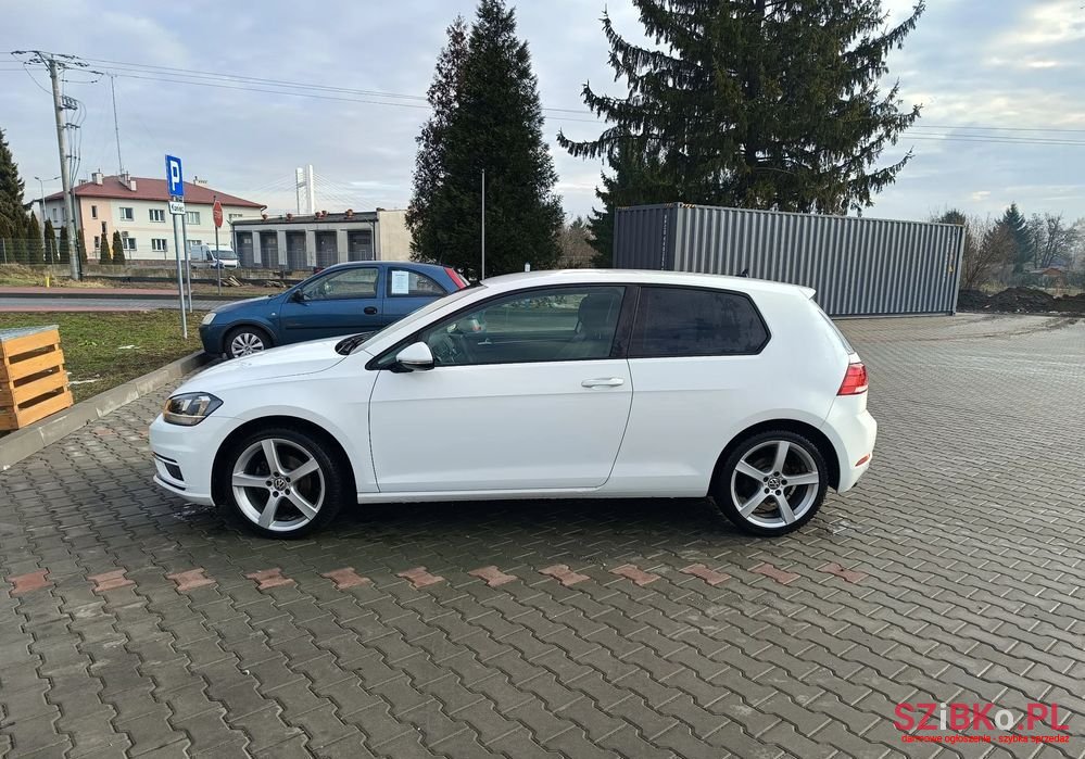 2017' Volkswagen Golf photo #1
