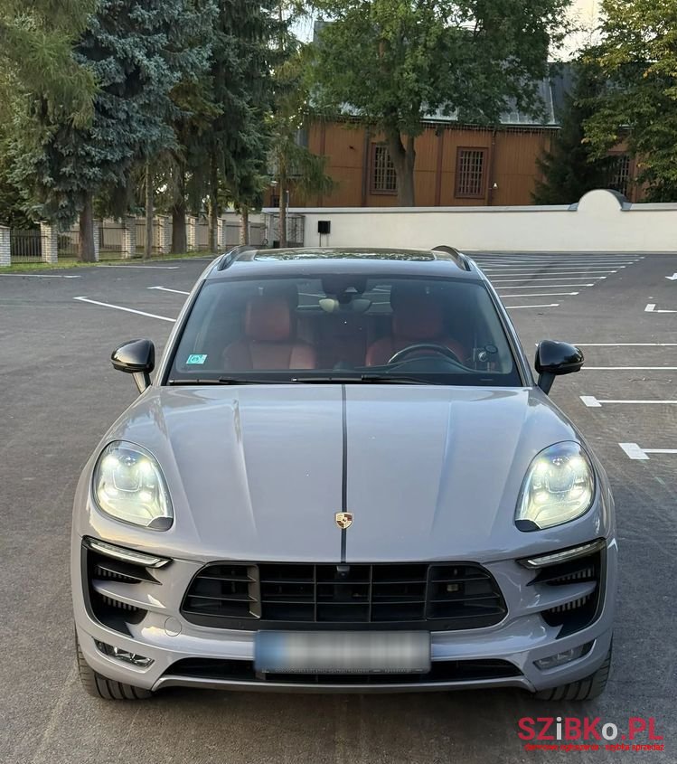 2016' Porsche Macan Gts photo #2