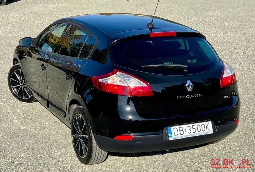 2012' Renault Megane photo #3