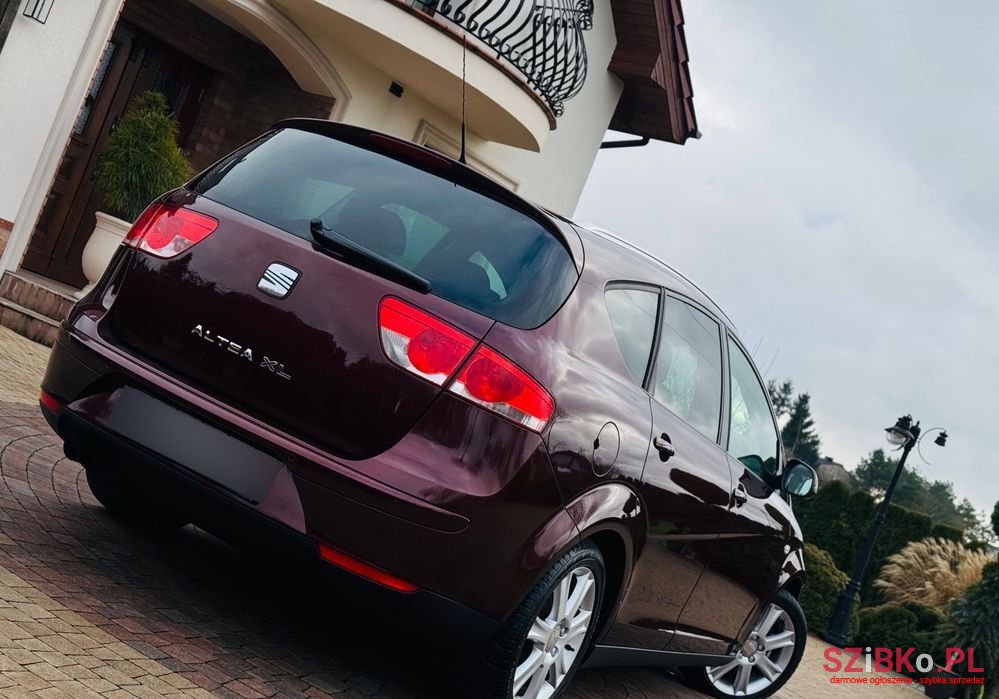 2008' SEAT Altea XL photo #1