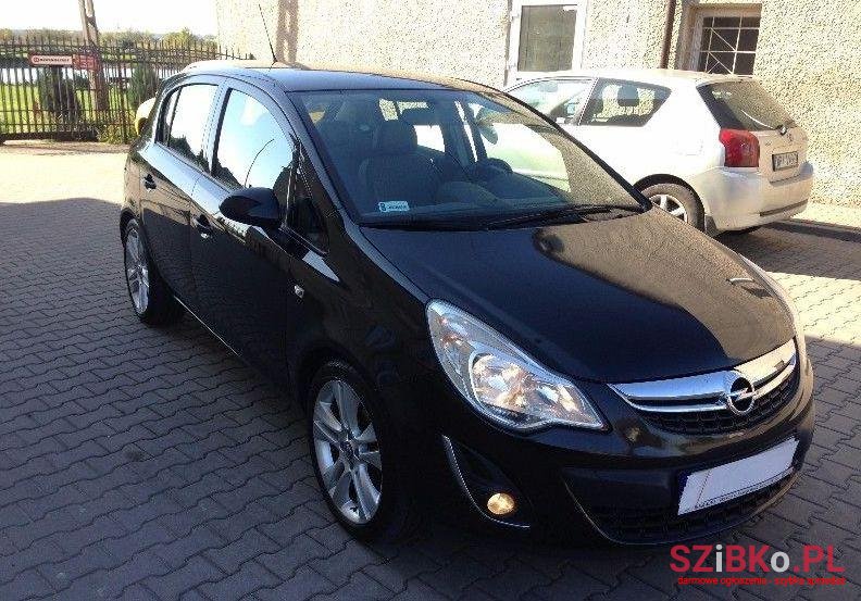 2012' Opel Corsa photo #2