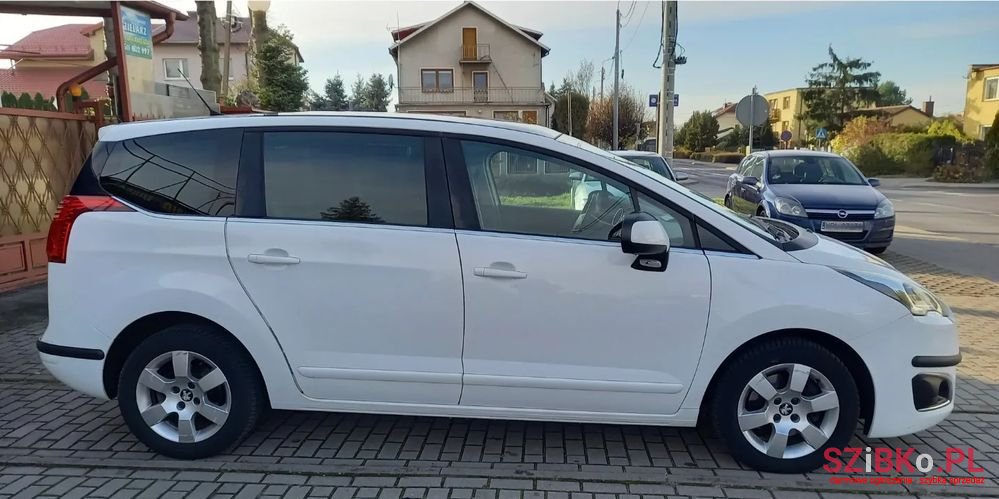 2016' Peugeot 5008 photo #1