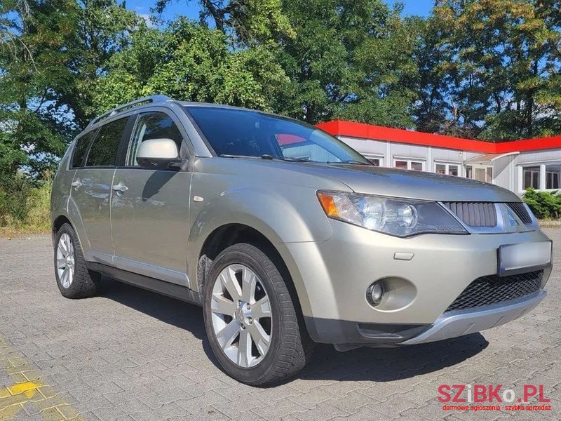 2008' Mitsubishi Outlander 2.4 Instyle Cvt photo #3