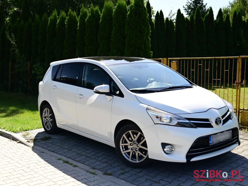 2013' Toyota Verso photo #1