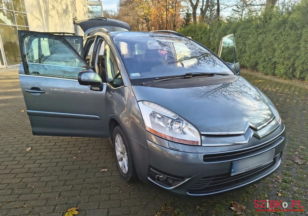 2010' Citroen C4 Picasso photo #2