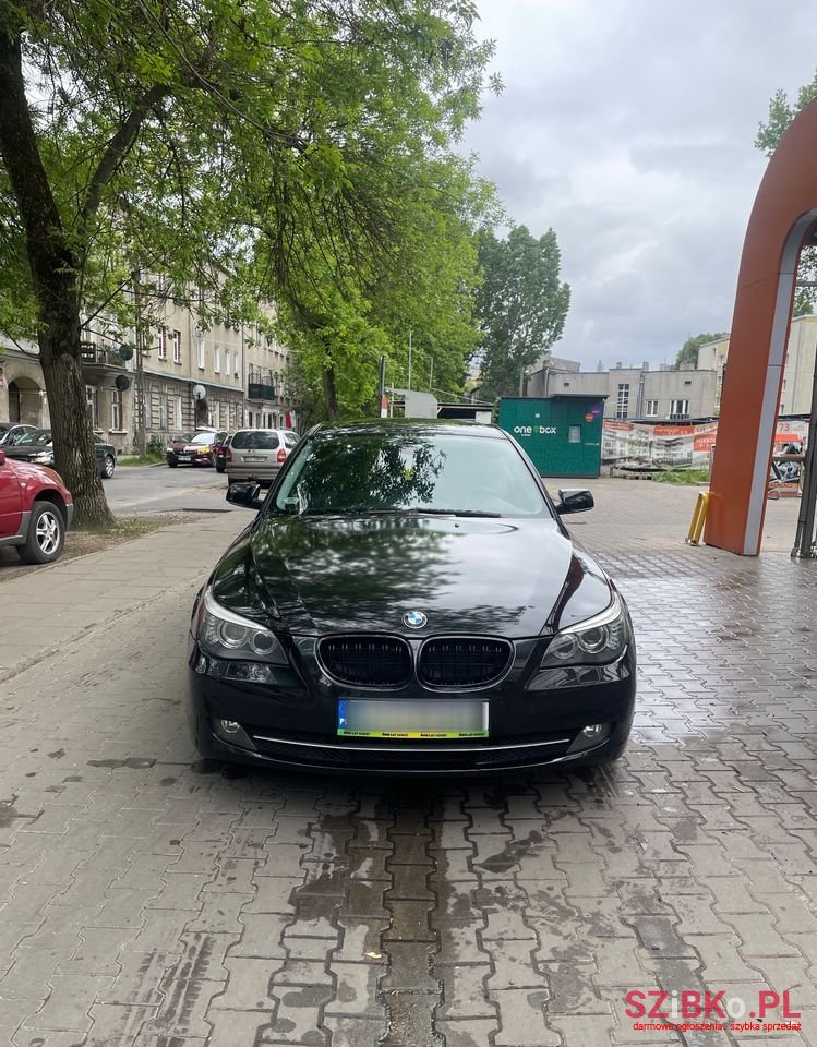 2009' BMW 5 Series photo #1