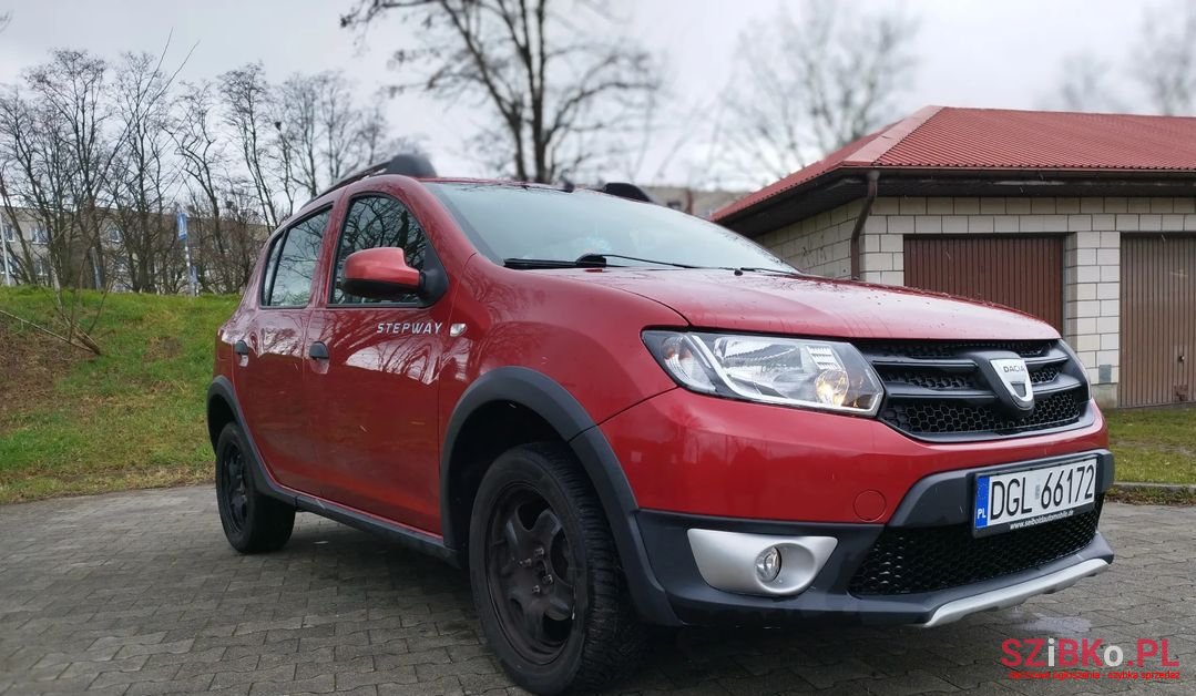 2013' Dacia Sandero photo #2