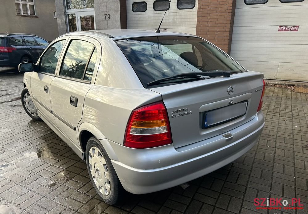 2008' Opel Astra photo #3