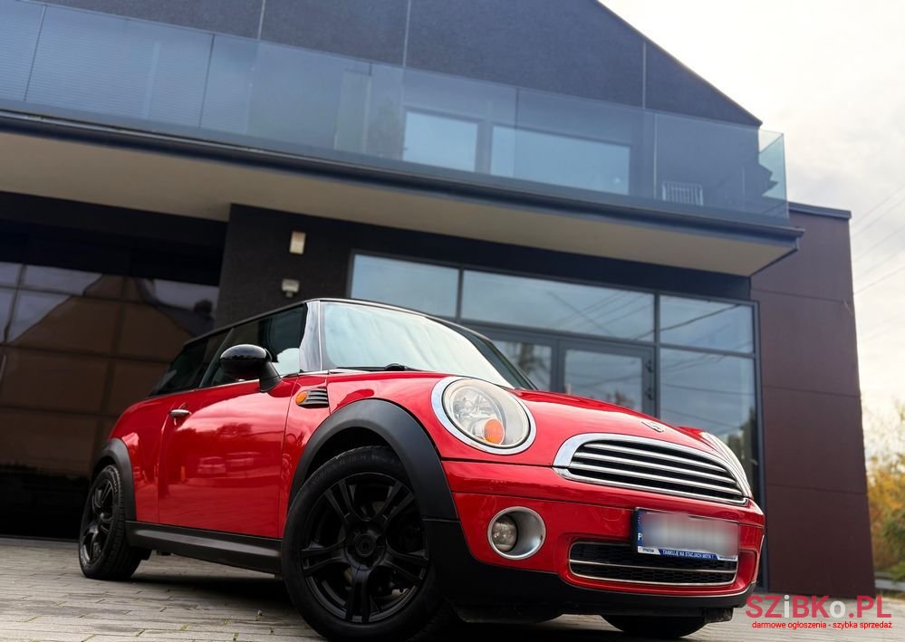 2007' MINI Cooper Standard photo #2
