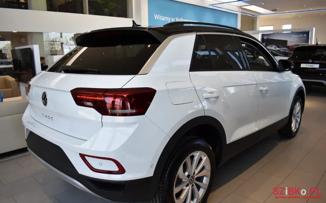 2022' Volkswagen T-Roc photo #3
