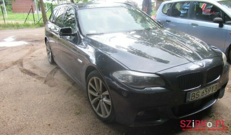 2012' BMW 520 photo #3