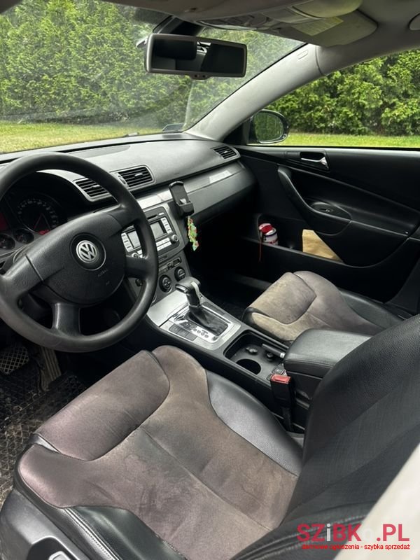 2007' Volkswagen Passat photo #4