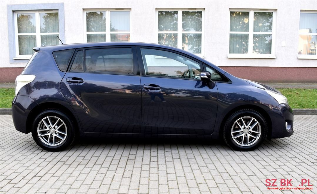 2015' Toyota Verso photo #4