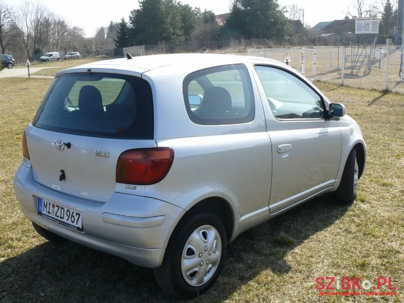 2005' Toyota Yaris photo #3