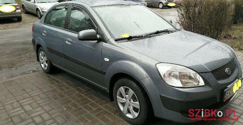 2009' Kia Rio photo #1