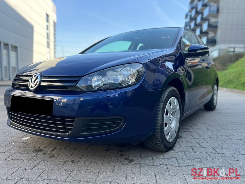 2009' Volkswagen Golf photo #1