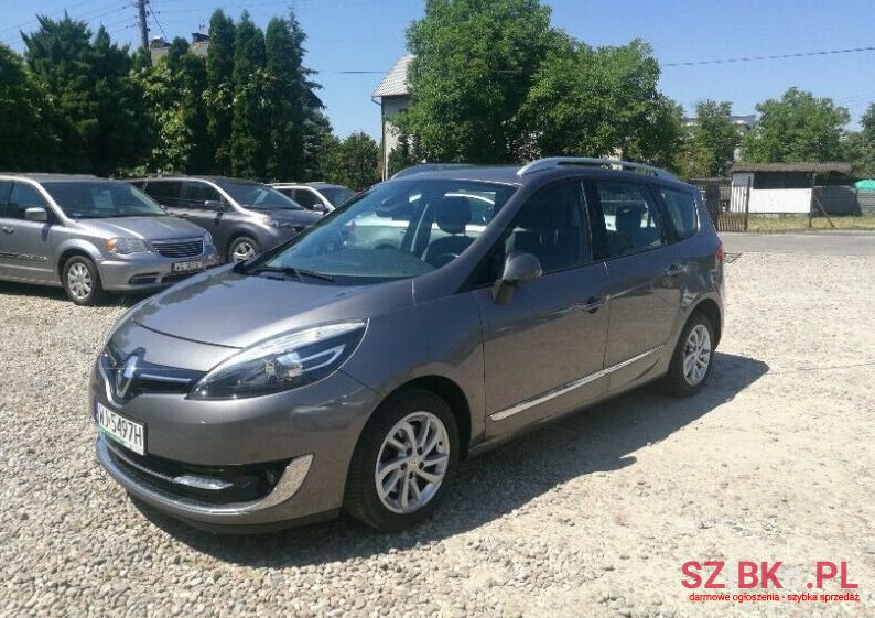 2013' Renault Scenic photo #1