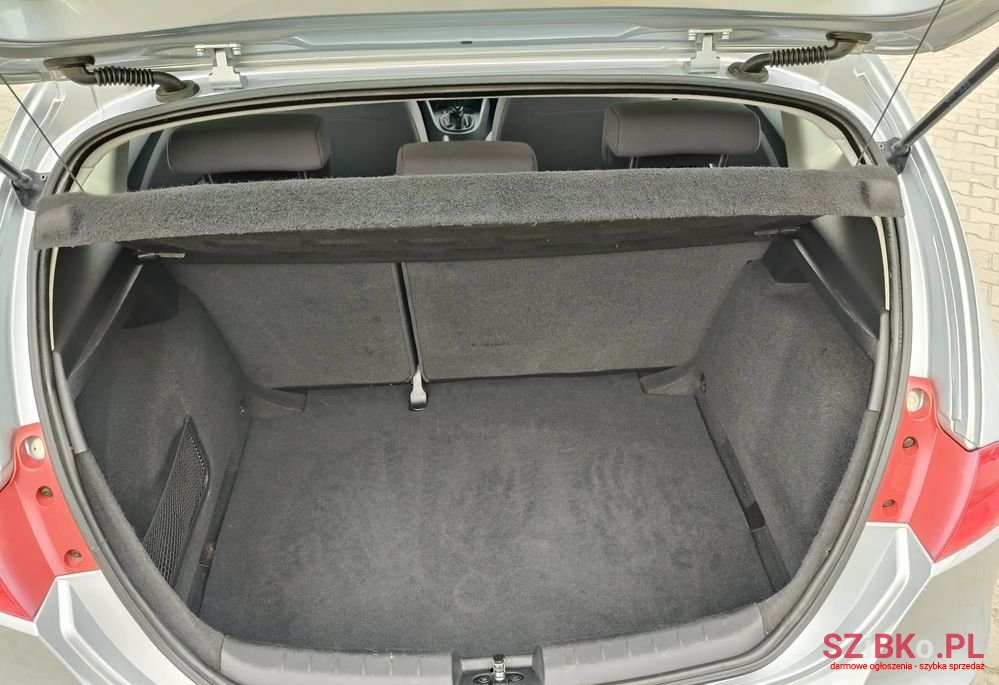 2010' SEAT Leon photo #5