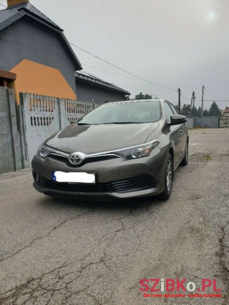 2017' Toyota Auris photo #3