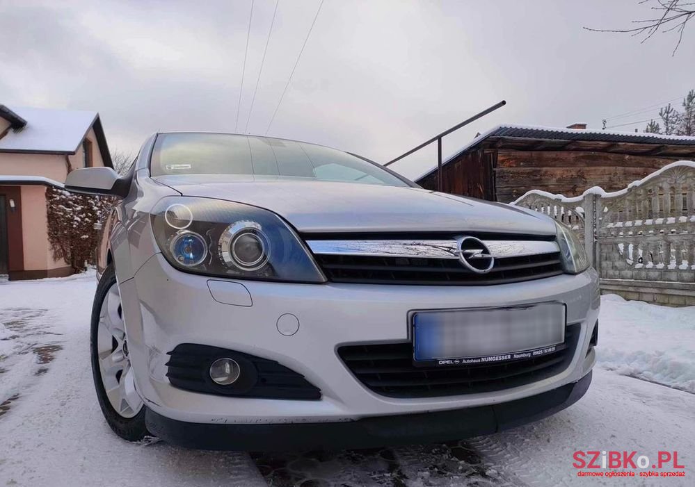 2005' Opel Astra Sport photo #4