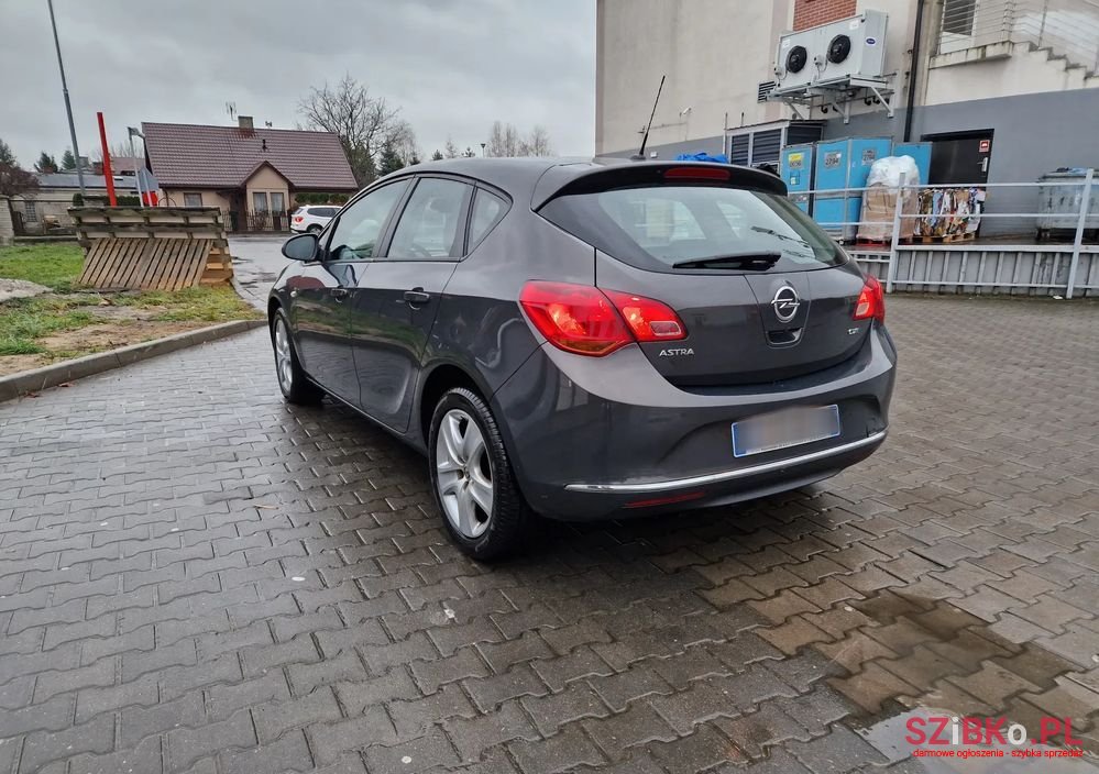 2013' Opel Astra photo #5