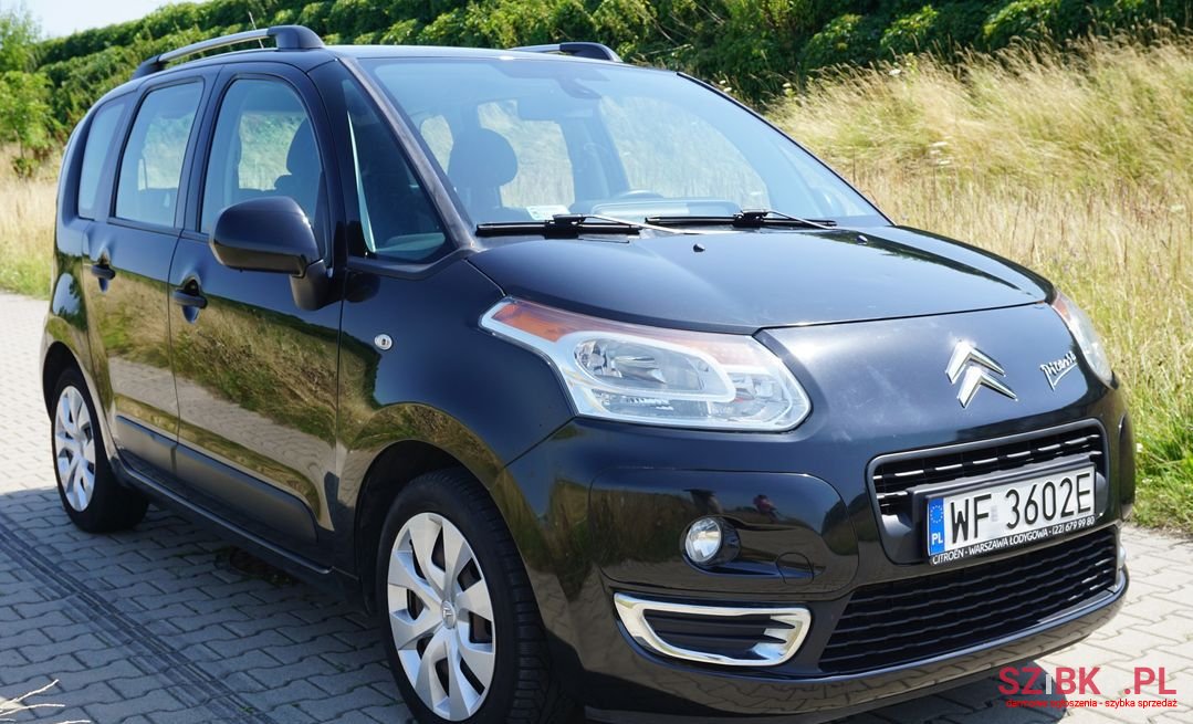 2010' Citroen C3 Picasso photo #2
