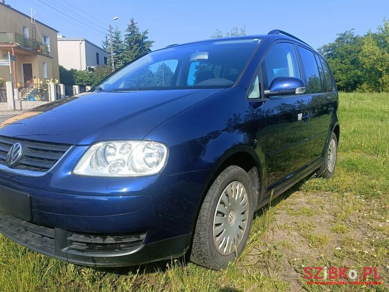 2006' Volkswagen Touran photo #2