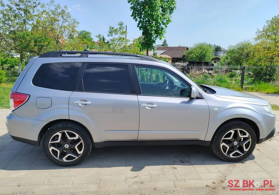 2010' Subaru Forester photo #6