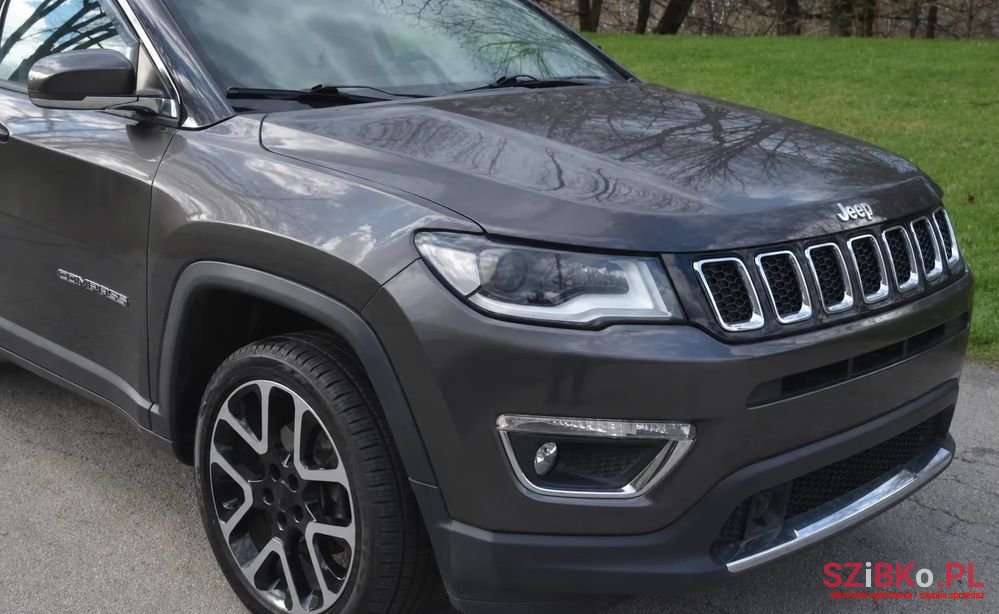 2022' Jeep Compass photo #4