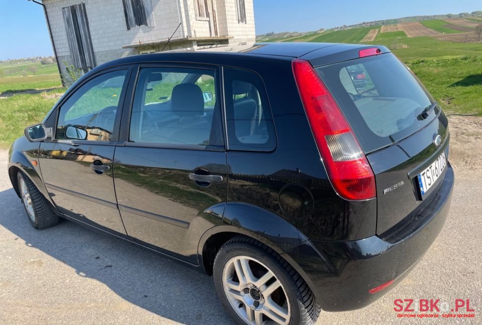 2005' Ford Fiesta photo #4