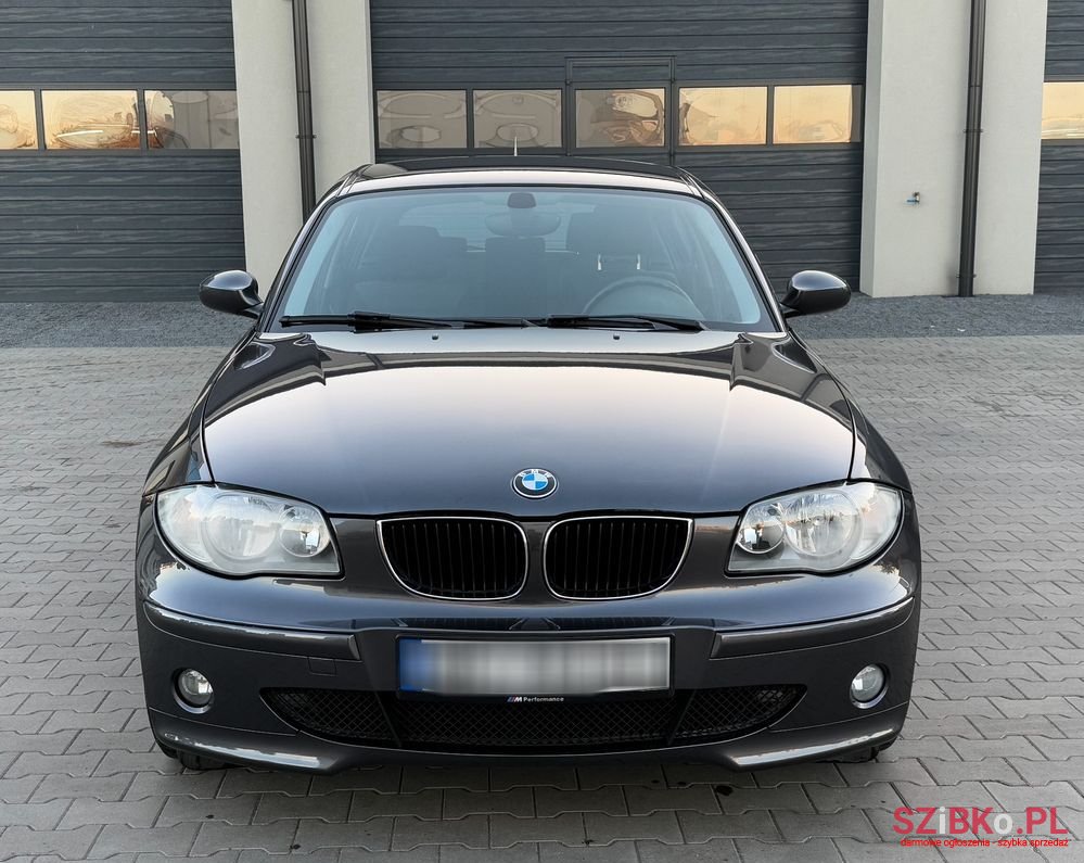 2005' BMW 1 Series 118I photo #6