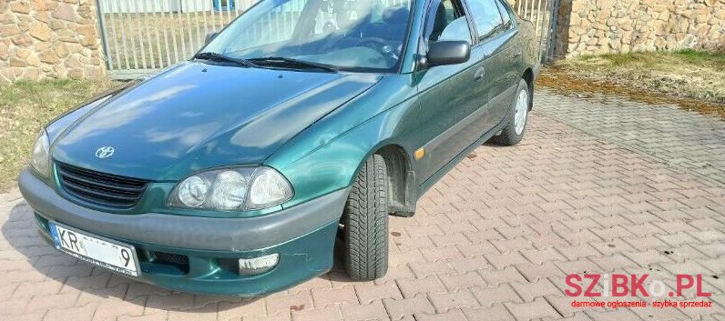 2000' Toyota Avensis photo #1